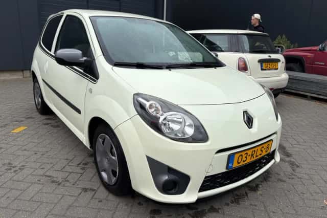 Renault Twingo (2011) thumbnail 2
