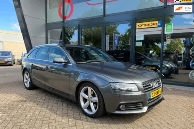 Audi A4 (2010) thumbnail 2