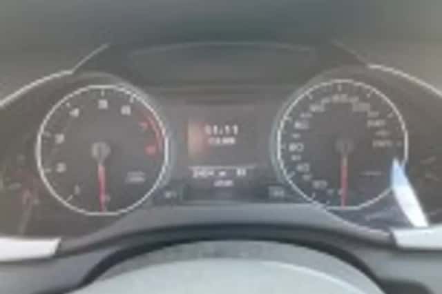 Audi A4 (2010) thumbnail 44