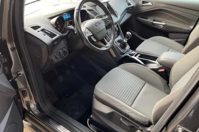 Ford C-Max (2016) thumbnail 3