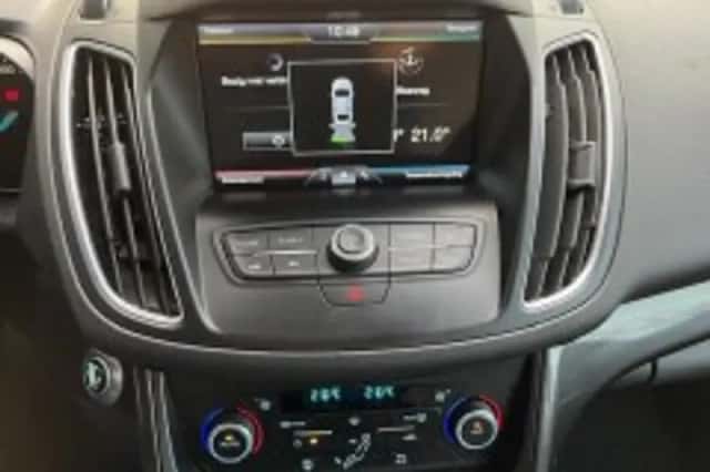 Ford C Max (2016) thumbnail 5