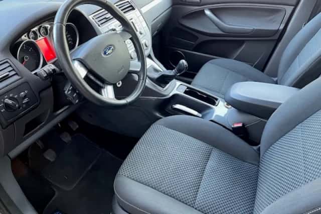 Ford C-Max (2010) thumbnail 3