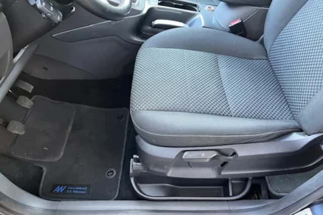 Ford C-Max (2010) thumbnail 5