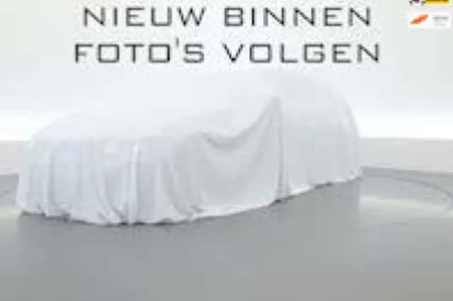 Ford Fiesta (2012) thumbnail 3