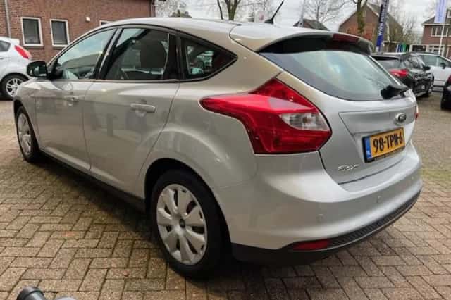 Ford Focus (2012) thumbnail 14