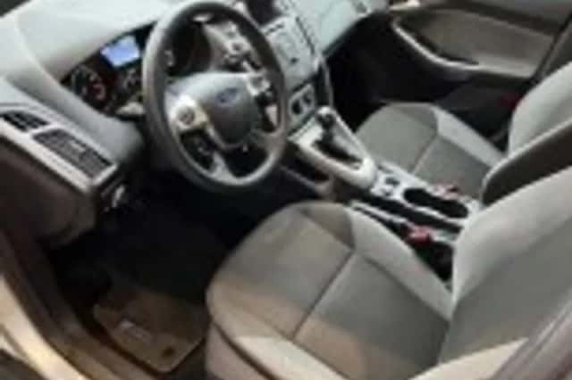 Ford Focus (2012) thumbnail 24