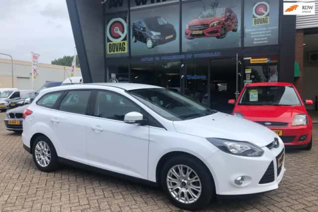 Ford Focus (2011) thumbnail 2