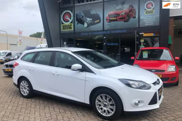 Ford Focus (2011) thumbnail 2