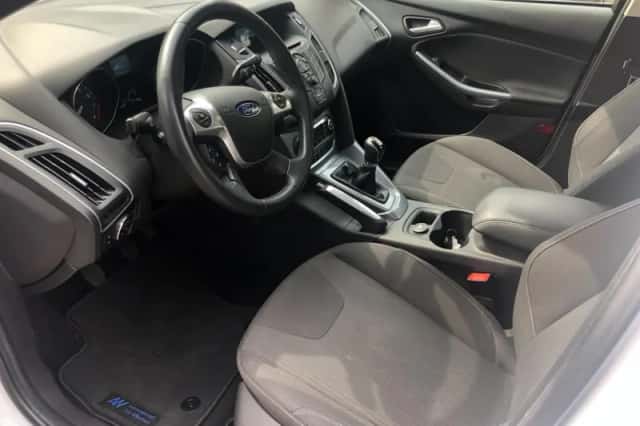 Ford Focus (2011) thumbnail 3
