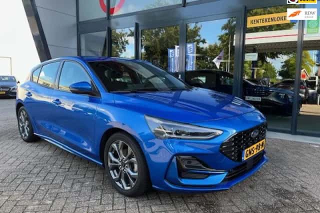 Ford Focus (2023) thumbnail 2