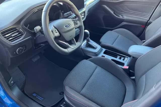 Ford Focus (2023) thumbnail 3