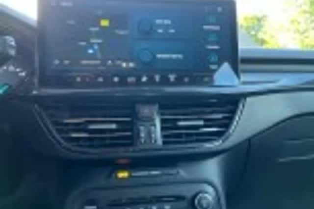 Ford Focus (2023) thumbnail 36