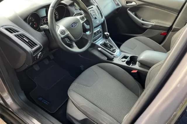 Ford Focus (2014) thumbnail 3
