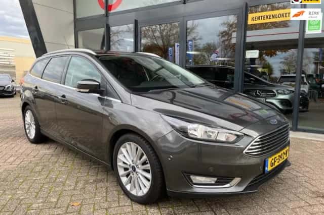 Ford Focus (2015) thumbnail 2