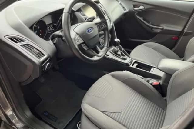 Ford Focus (2015) thumbnail 3