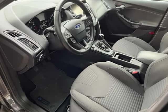 Ford Focus (2015) thumbnail 3