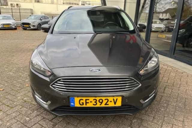 Ford Focus (2015) thumbnail 4