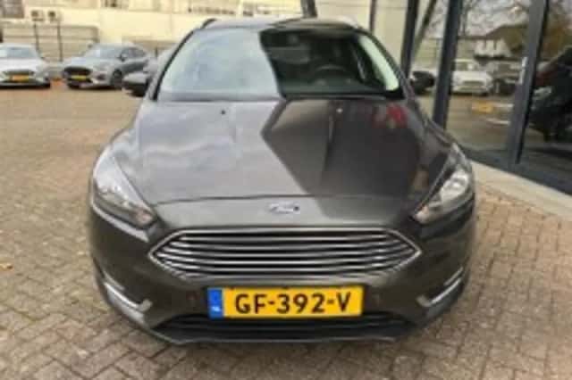 Ford Focus (2015) thumbnail 4
