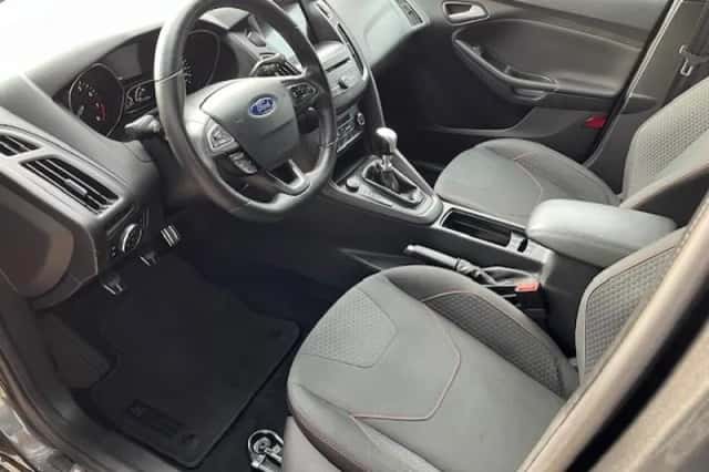 Ford Focus (2018) thumbnail 3