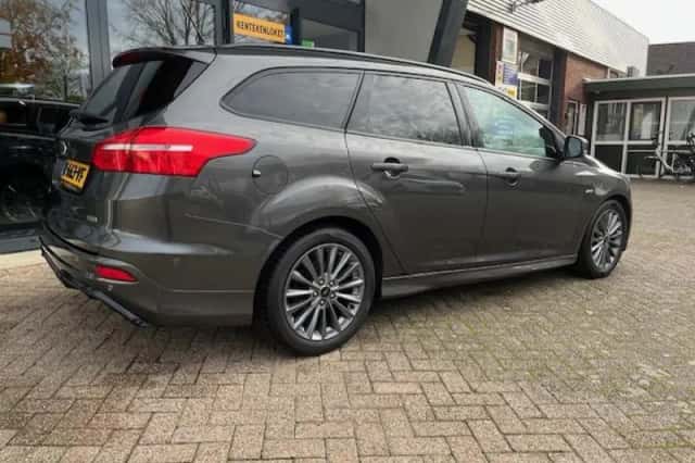 Ford Focus (2018) thumbnail 6