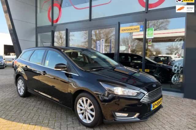 Ford Focus (2018) thumbnail 2