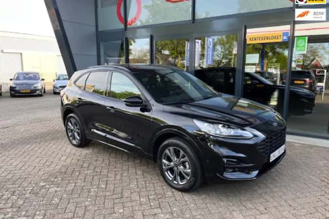 Ford Kuga (2023) thumbnail 2