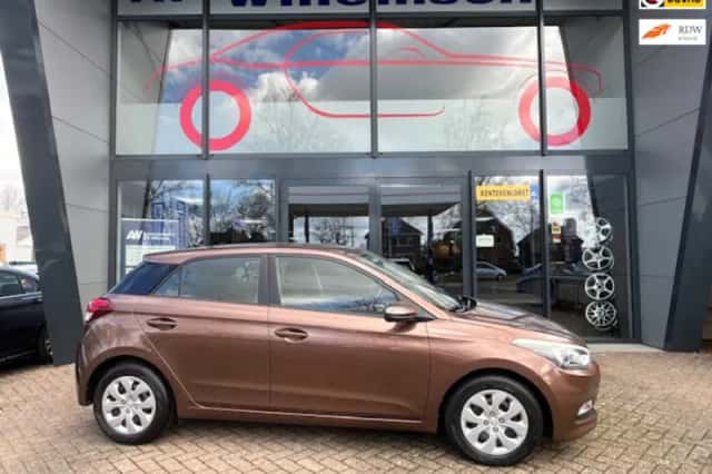 Hyundai i20 (2015) thumbnail 2