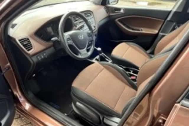 Hyundai i20 (2015) thumbnail 5