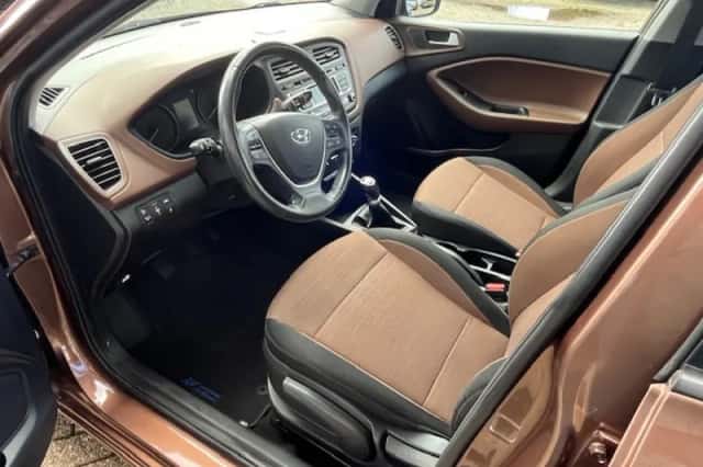 Hyundai i20 (2015) thumbnail 5