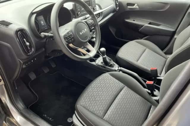 Kia Picanto (2023) thumbnail 3