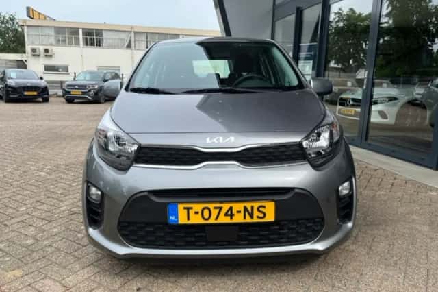 Kia Picanto (2023) thumbnail 4