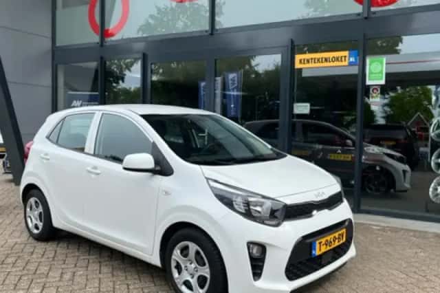 Kia Picanto (2023) thumbnail 1