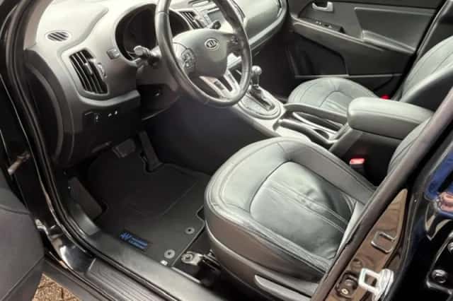 Kia Sportage (2012) thumbnail 3