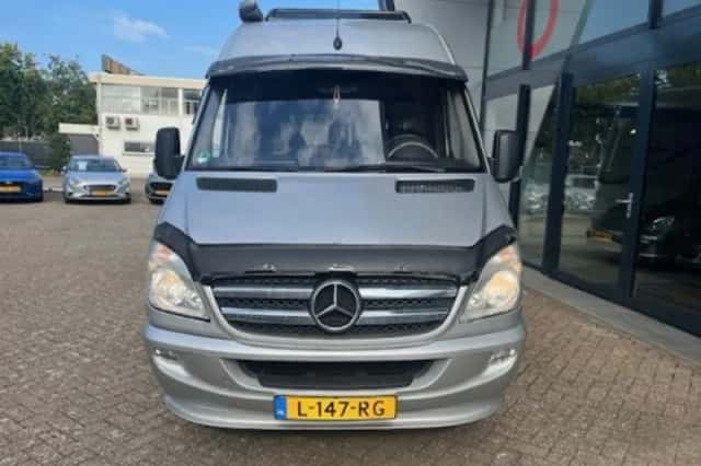 Mercedes-Benz Camper (2012) thumbnail 3
