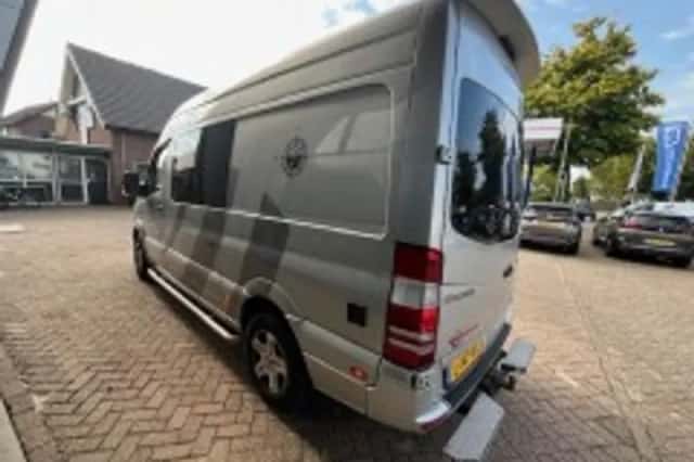 Mercedes-Benz Camper (2012) thumbnail 5