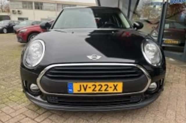 MINI Clubman (2016) thumbnail 4