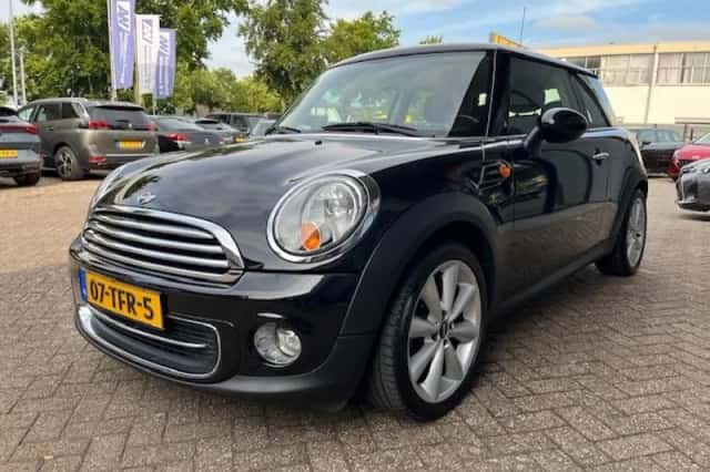 MINI Cooper (2012) thumbnail 6