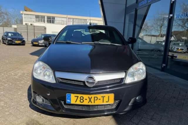 Opel Tigra (2007) thumbnail 4