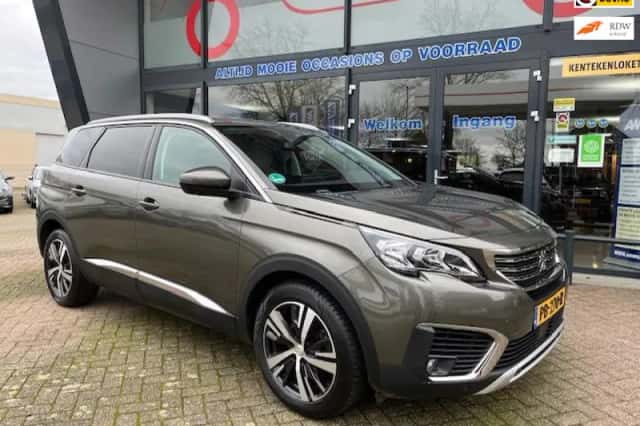 Peugeot 5008 (2017) thumbnail 2