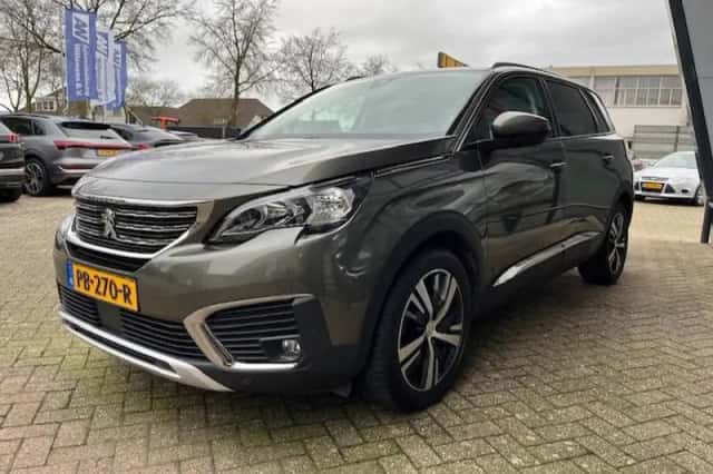 Peugeot 5008 (2017) thumbnail 6