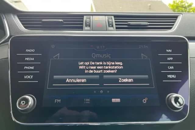 Škoda Superb (2019) thumbnail 21