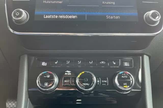 Škoda Superb (2019) thumbnail 24
