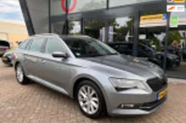 Škoda Superb (2019) thumbnail 30