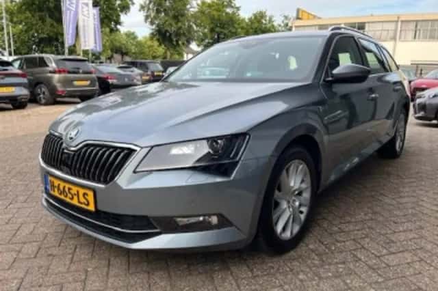 Škoda Superb (2019) thumbnail 56