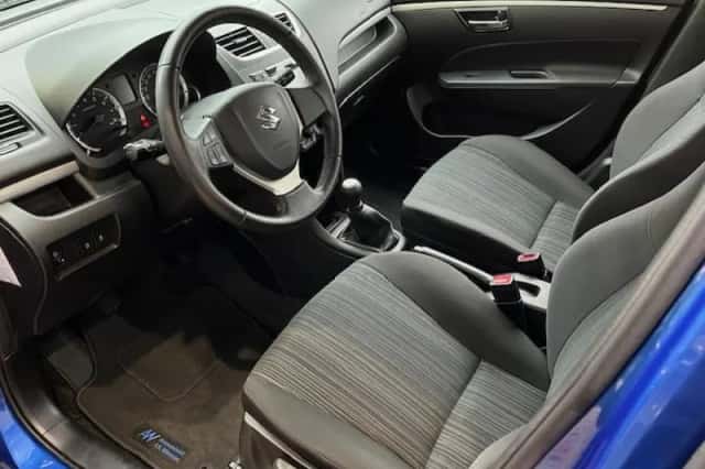Suzuki Swift (2015) thumbnail 3