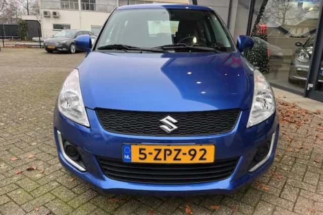 Suzuki Swift (2015) thumbnail 4