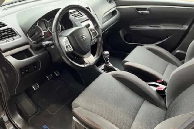 Suzuki Swift (2014) thumbnail 3
