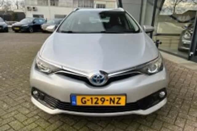 Toyota Auris (2017) thumbnail 4