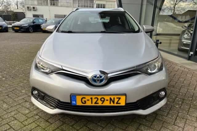Toyota Auris (2017) thumbnail 4