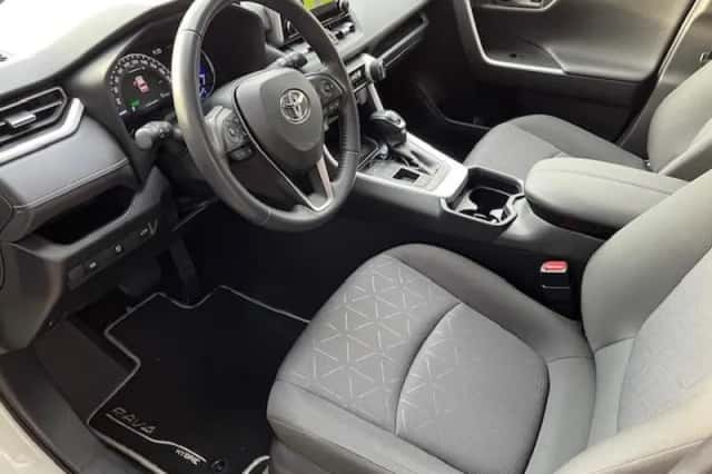 Toyota RAV4 (2019) thumbnail 3